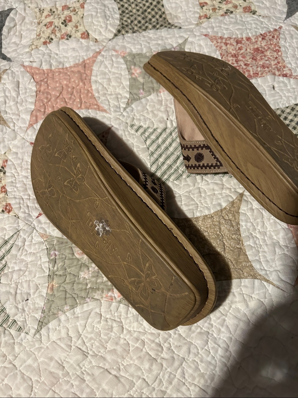 Shoes - Picture 3 of 4